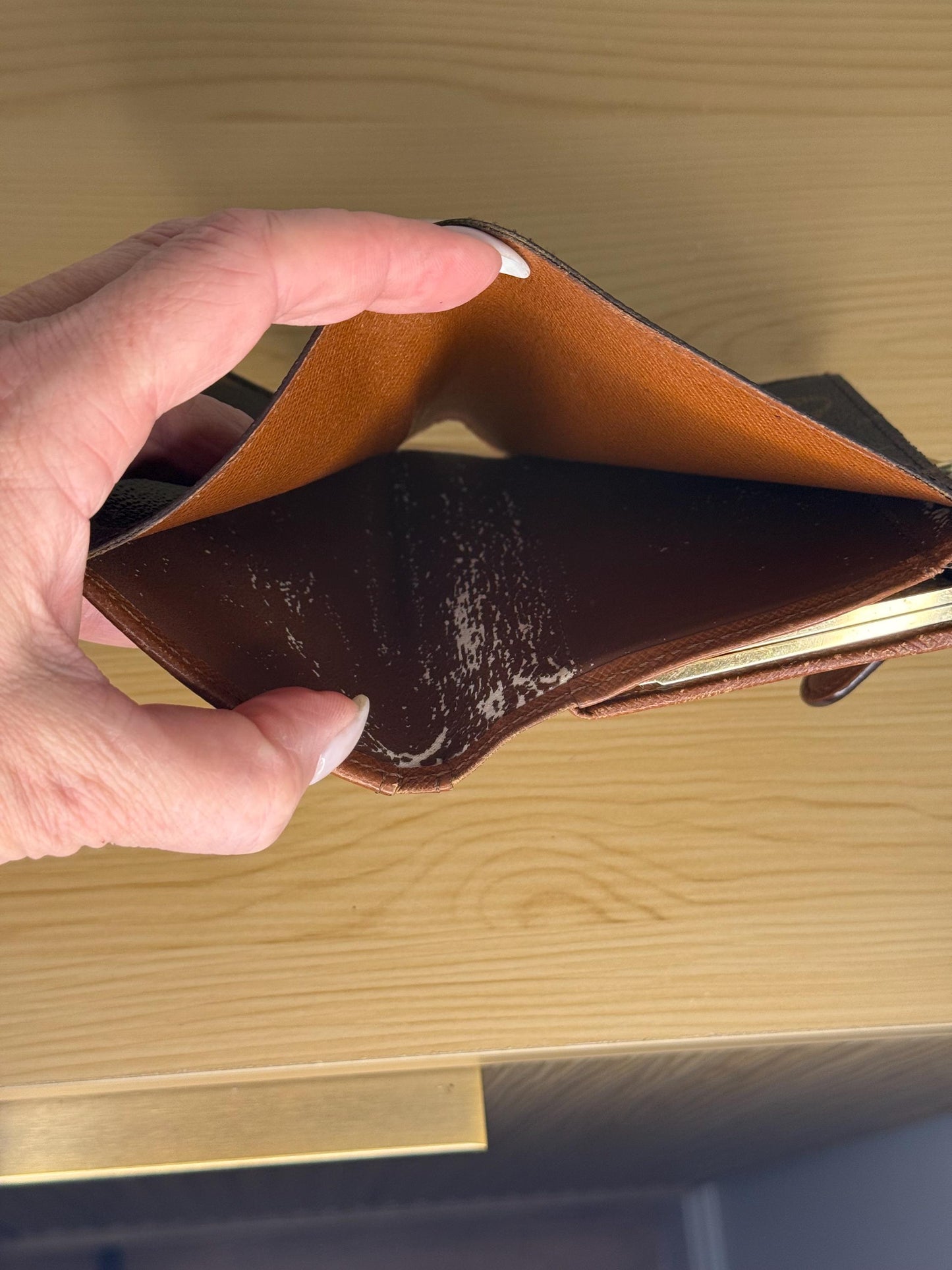 100% Authentic Louis Vuitton Monogram Kiss Lock Wallet Portefeuille Viennois