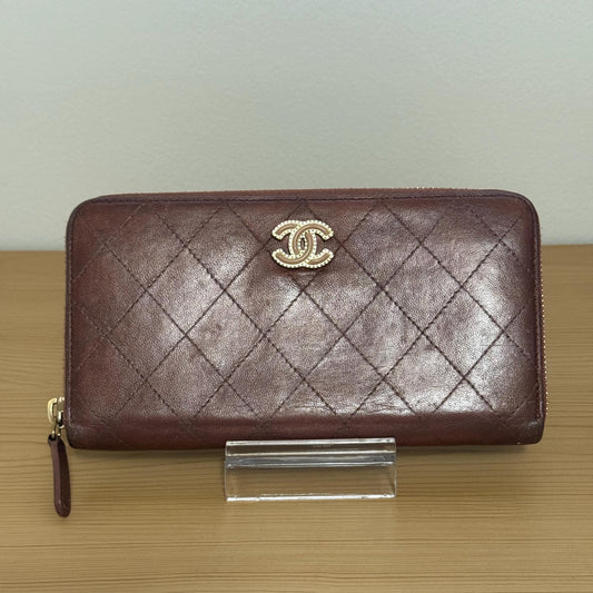 Chanel Quilt Stitch Brown Matelassé Zip-Around