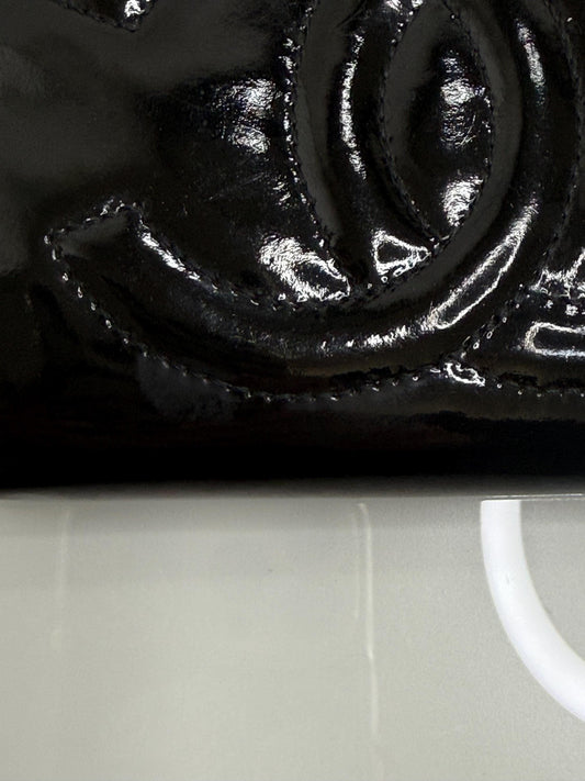 Chanel Vintage Black CC Compact Patent Leather with Kiss Lock Wallet
