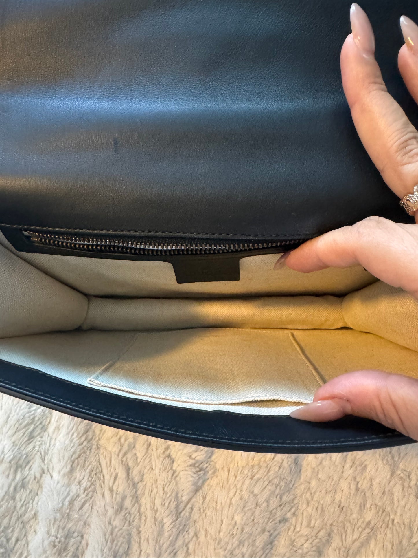 Gucci Peony Medium Strawberry Chain Shoulder Bag