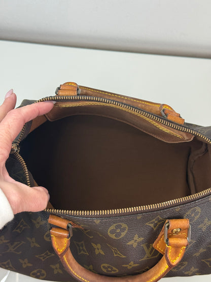 Louis Vuitton Monogram Speedy 30