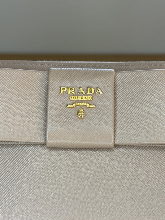 AUTHENTIC Prada Cammeo Saffiano Long Bow Zippy Wallet