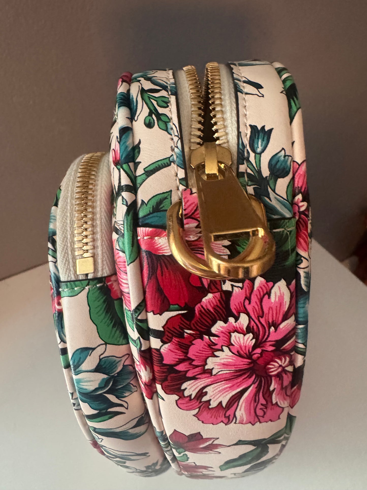 Gucci Brit Rose Print Interlocking G Mini Heart Shoulder Bag