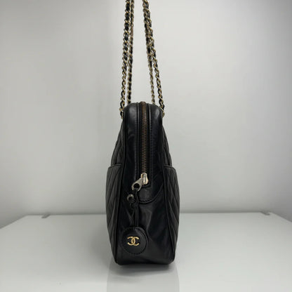 Chanel Vintage Black Lambskin Double Pocket Chevron Handbag 1986-1988