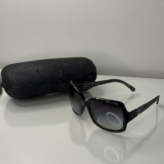 Chanel 5177 C1195 3C Vintage Black Gray Plaid Gradient CC Logo Sunglasses