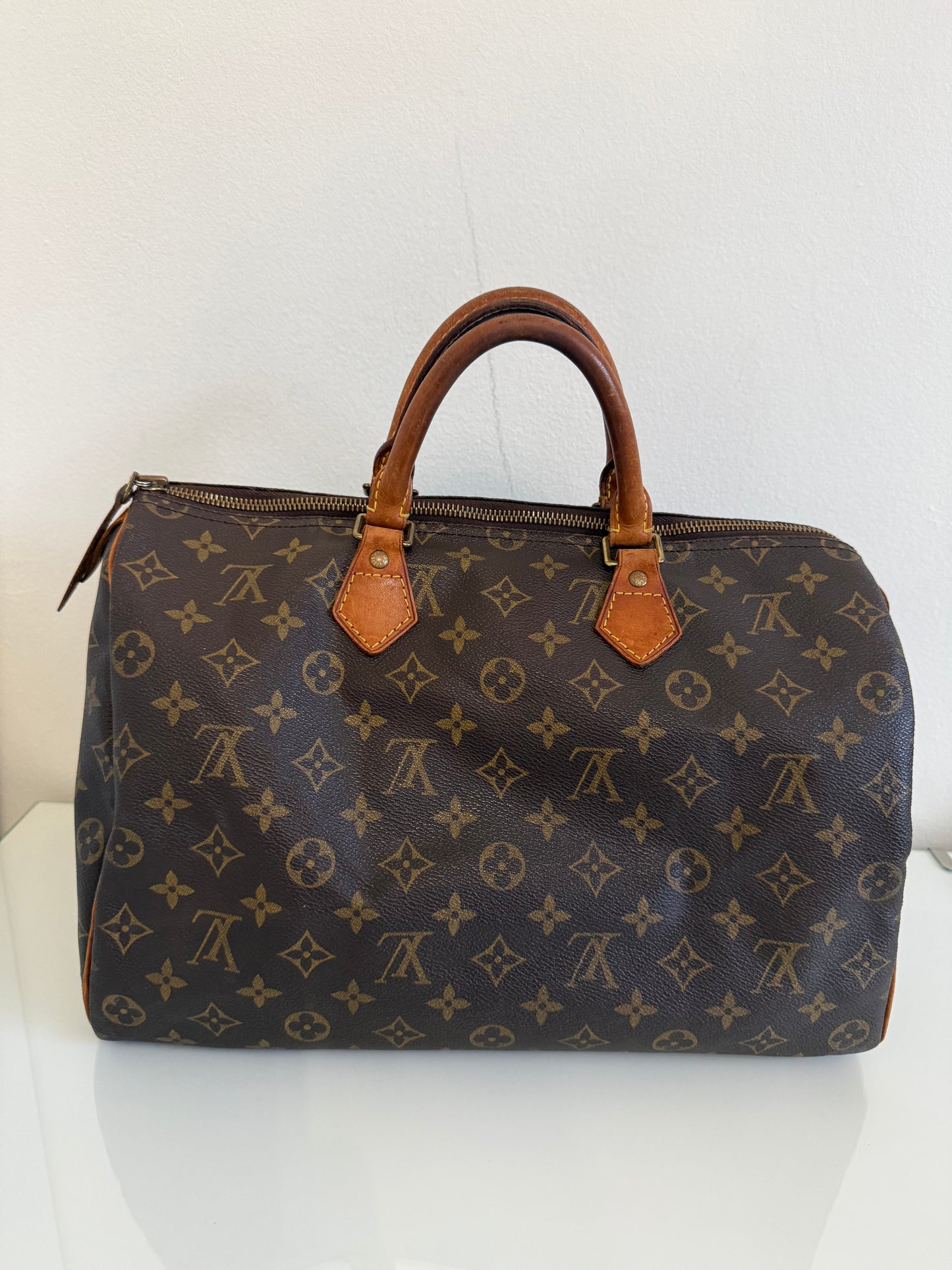 Louis Vution Monogram Speedy 35