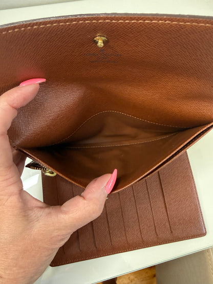 Louis Vuitton Monogram Pochette Passport Tri Fold