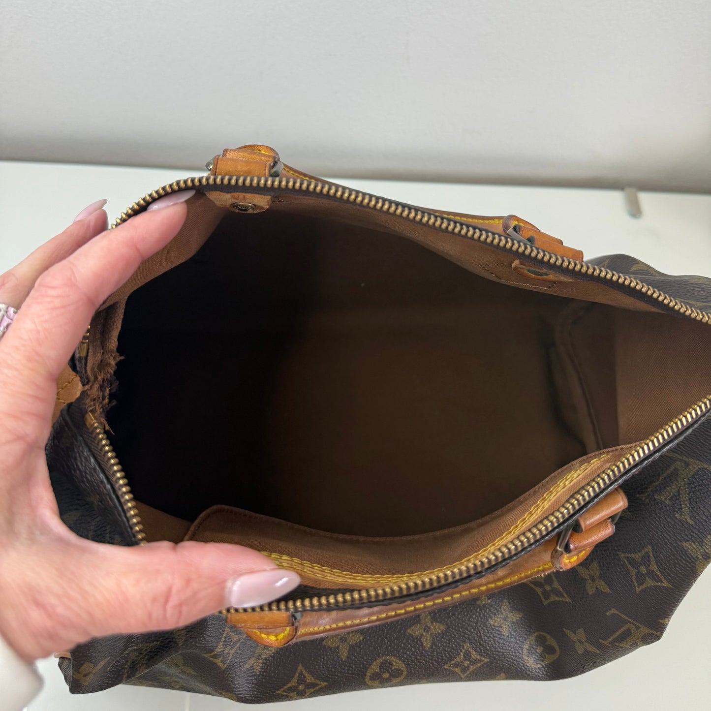 Louis Vuitton Monogram Speedy 30
