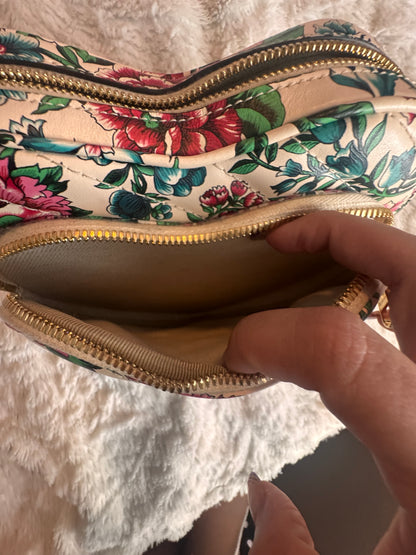 Gucci Brit Rose Print Interlocking G Mini Heart Shoulder Bag