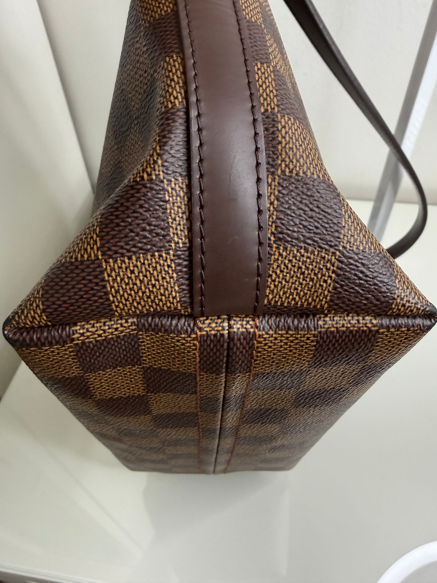 Louis Vuitton Damier Ebene Illovo MM