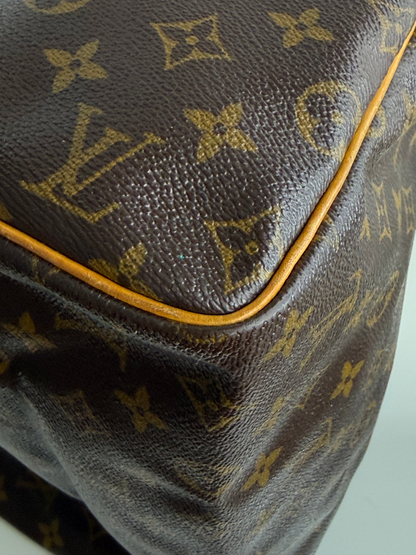 Louis Vuitton Vintage Monogram Speedy 30