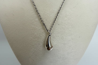 Tiffany Elsa Peretti Sterling Silver Teardrop Necklace