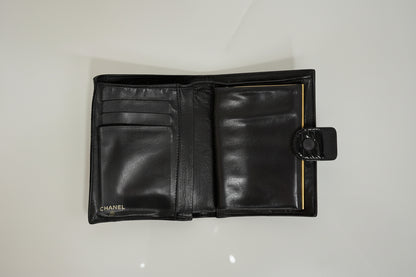 Chanel Vintage Black CC Compact Patent Leather with Kiss Lock Wallet