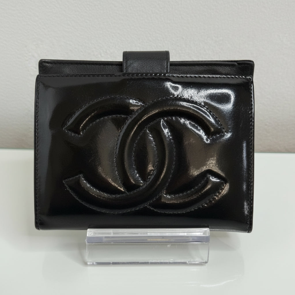 Chanel Vintage Black CC Compact Patent Leather with Kiss Lock Wallet