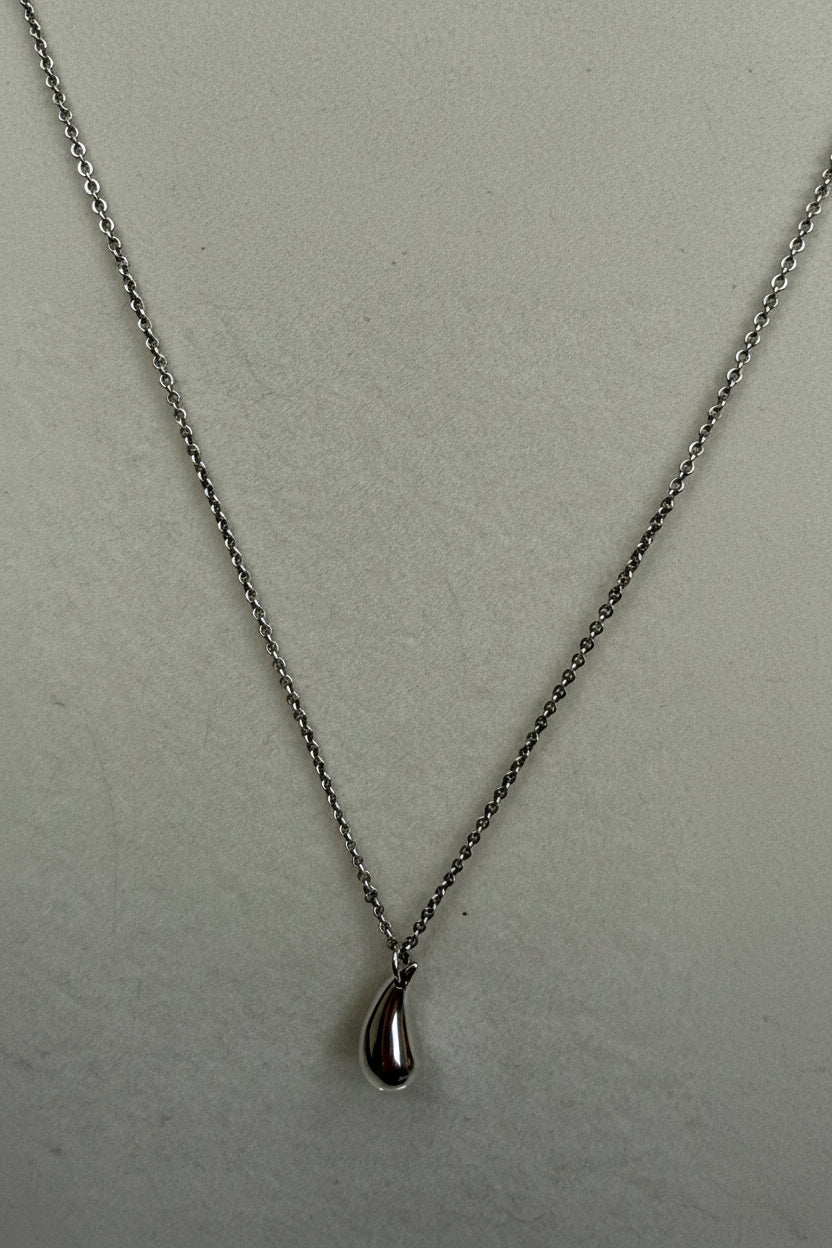 Tiffany Elsa Peretti Sterling Silver Teardrop Necklace