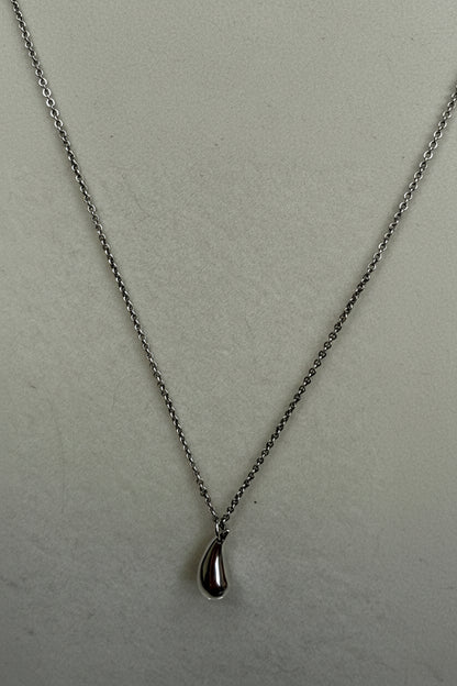 Tiffany Elsa Peretti Sterling Silver Teardrop Necklace