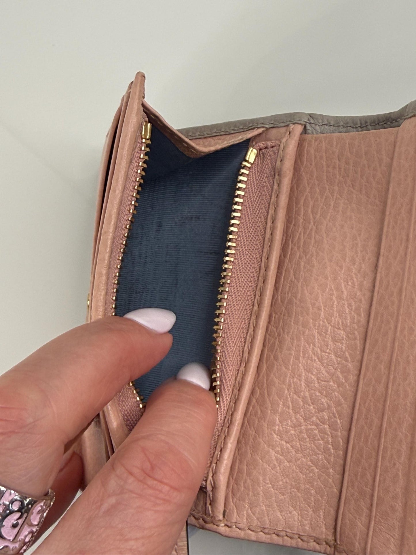 Gucci GG Light Gray with Pink Pebbled Leather Compact Wallet